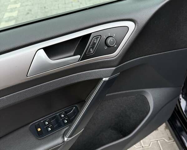 Чорний Фольксваген e-Golf, об'ємом двигуна 0 л та пробігом 130 тис. км за 9200 $, фото 19 на Automoto.ua