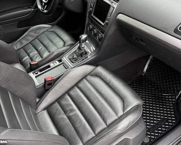 Чорний Фольксваген e-Golf, об'ємом двигуна 0 л та пробігом 130 тис. км за 9200 $, фото 37 на Automoto.ua