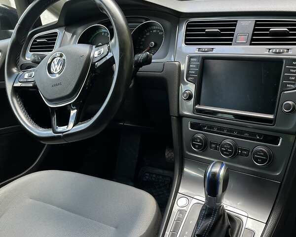 Черный Фольксваген e-Golf, объемом двигателя 0 л и пробегом 180 тыс. км за 7650 $, фото 3 на Automoto.ua