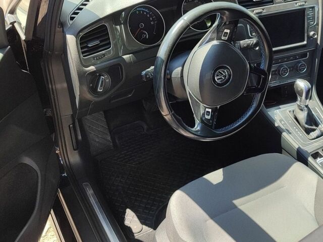 Черный Фольксваген e-Golf, объемом двигателя 0 л и пробегом 153 тыс. км за 8200 $, фото 6 на Automoto.ua