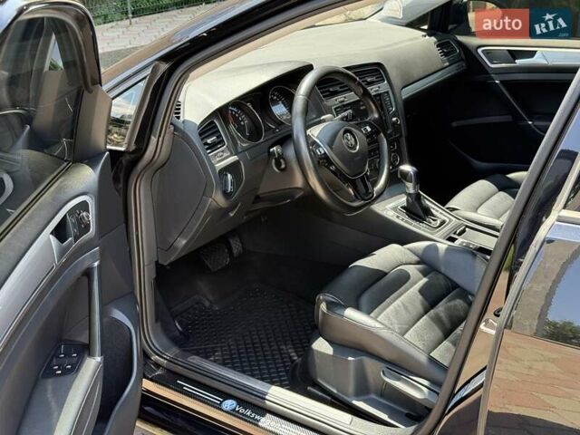 Чорний Фольксваген e-Golf, об'ємом двигуна 0 л та пробігом 98 тис. км за 12499 $, фото 7 на Automoto.ua