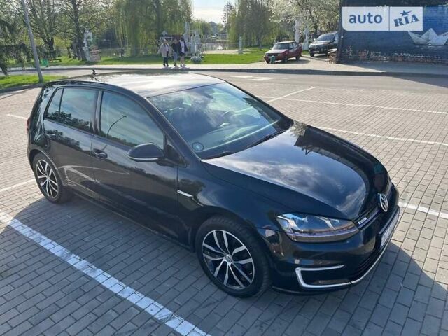 Черный Фольксваген e-Golf, объемом двигателя 0 л и пробегом 97 тыс. км за 12000 $, фото 1 на Automoto.ua