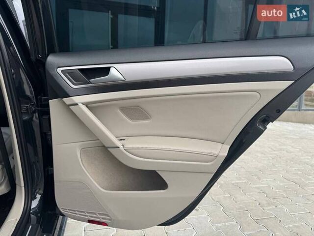 Чорний Фольксваген e-Golf, об'ємом двигуна 0 л та пробігом 136 тис. км за 9999 $, фото 61 на Automoto.ua