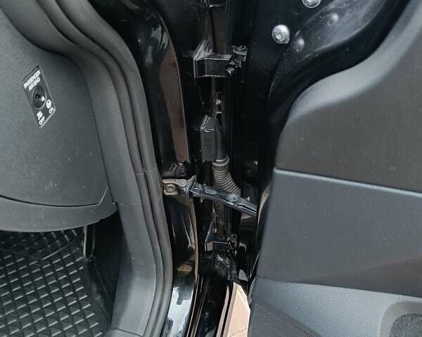 Чорний Фольксваген e-Golf, об'ємом двигуна 0 л та пробігом 120 тис. км за 7750 $, фото 51 на Automoto.ua