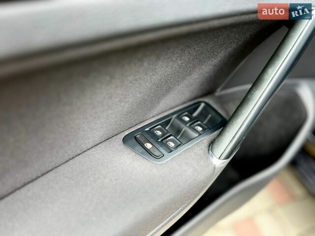 Черный Фольксваген e-Golf, объемом двигателя 0 л и пробегом 122 тыс. км за 8300 $, фото 35 на Automoto.ua
