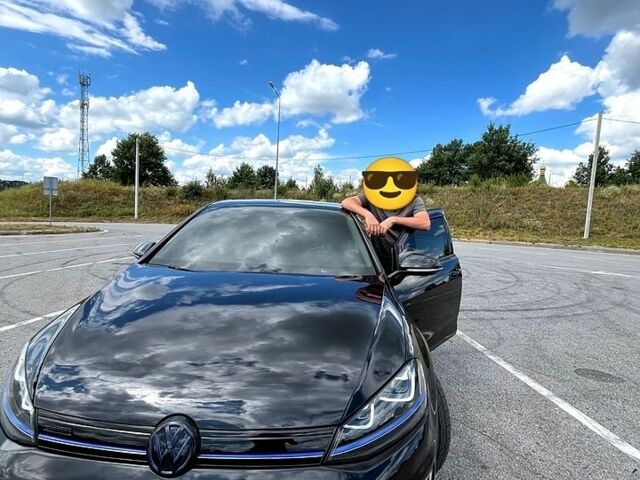 Черный Фольксваген e-Golf, объемом двигателя 0 л и пробегом 93 тыс. км за 13000 $, фото 1 на Automoto.ua