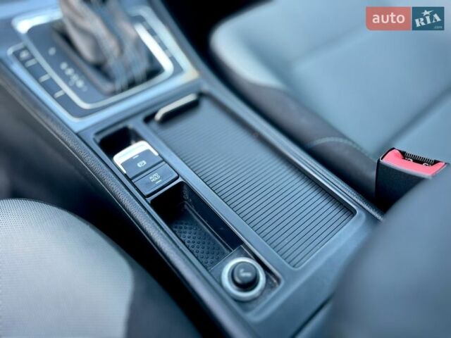 Чорний Фольксваген e-Golf, об'ємом двигуна 0 л та пробігом 112 тис. км за 8800 $, фото 54 на Automoto.ua