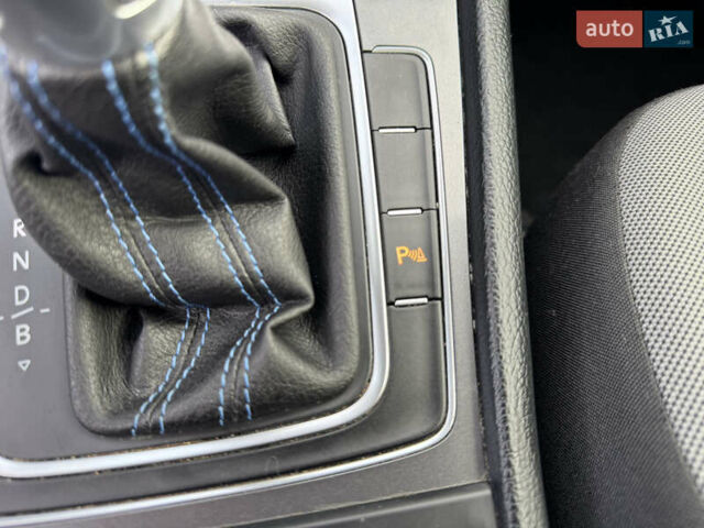 Чорний Фольксваген e-Golf, об'ємом двигуна 0 л та пробігом 129 тис. км за 8999 $, фото 69 на Automoto.ua