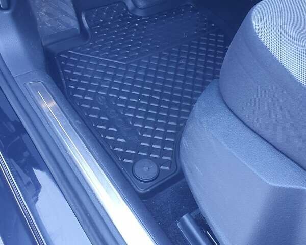 Чорний Фольксваген e-Golf, об'ємом двигуна 0 л та пробігом 129 тис. км за 8800 $, фото 53 на Automoto.ua