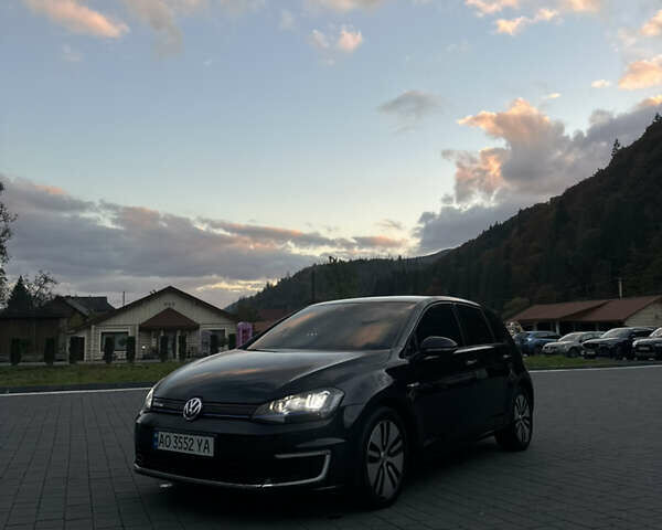 Черный Фольксваген e-Golf, объемом двигателя 0 л и пробегом 133 тыс. км за 9799 $, фото 2 на Automoto.ua