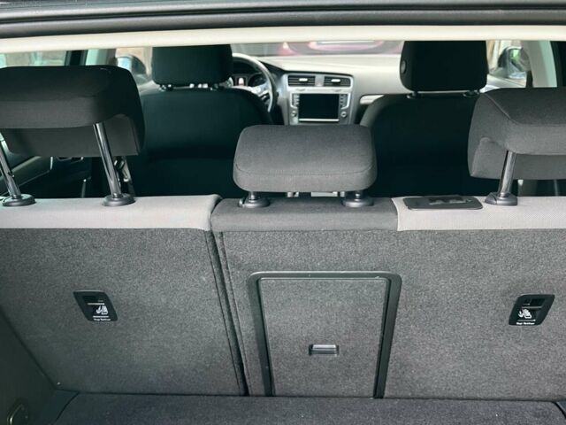 Черный Фольксваген e-Golf, объемом двигателя 0 л и пробегом 180 тыс. км за 8000 $, фото 5 на Automoto.ua