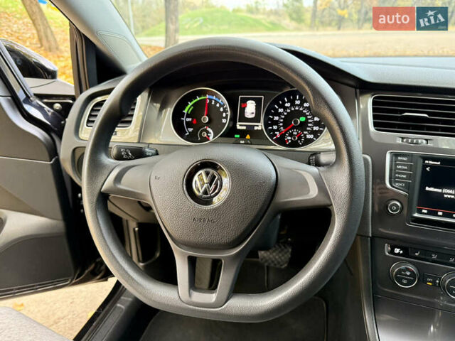 Фольксваген e-Golf 2015 в Кропивницком (Кировограде) на Automoto.ua Черный Фольксваген e-Golf, объемом двигателя 0 л и пробегом 180 тыс. км за 8400 $, фото 18 на Automoto.ua