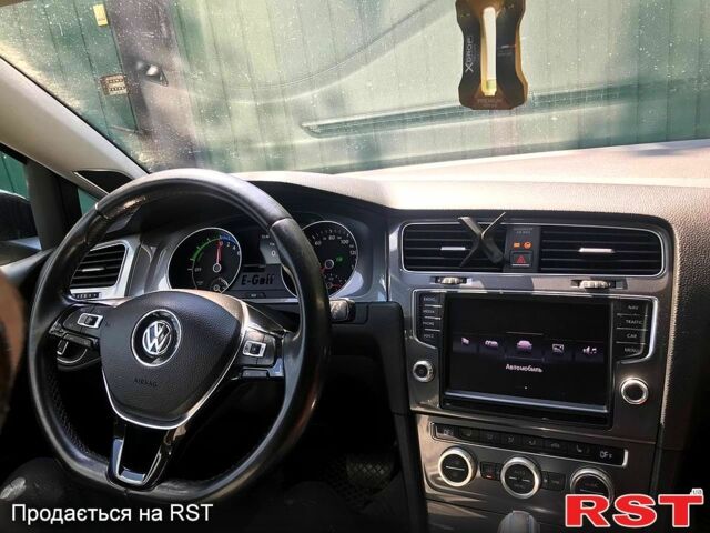 Черный Фольксваген e-Golf, объемом двигателя 85 л и пробегом 137 тыс. км за 9800 $, фото 3 на Automoto.ua