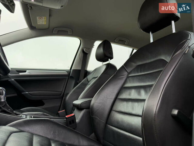 Чорний Фольксваген e-Golf, об'ємом двигуна 0 л та пробігом 96 тис. км за 8999 $, фото 27 на Automoto.ua