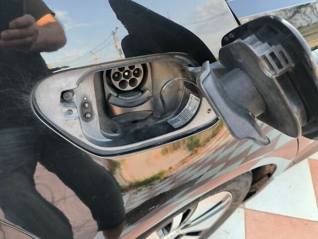 Черный Фольксваген e-Golf, объемом двигателя 0 л и пробегом 157 тыс. км за 10000 $, фото 22 на Automoto.ua