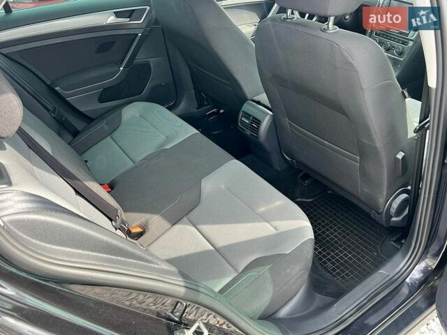 Черный Фольксваген e-Golf, объемом двигателя 0 л и пробегом 150 тыс. км за 8999 $, фото 7 на Automoto.ua