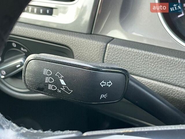 Черный Фольксваген e-Golf, объемом двигателя 0 л и пробегом 122 тыс. км за 9090 $, фото 39 на Automoto.ua