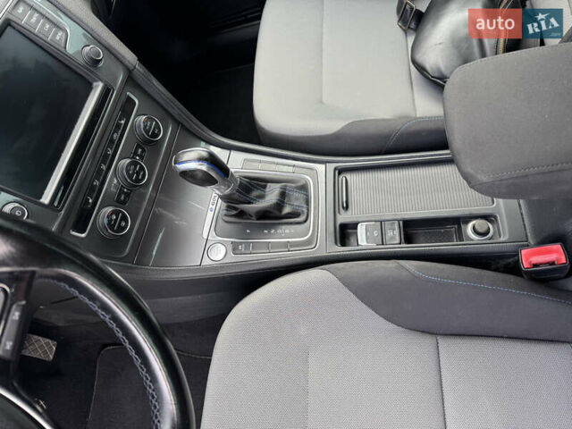 Чорний Фольксваген e-Golf, об'ємом двигуна 0 л та пробігом 129 тис. км за 8999 $, фото 48 на Automoto.ua