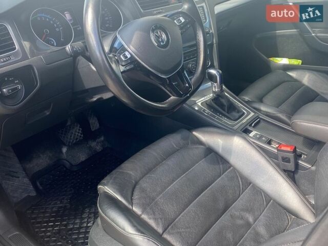 Черный Фольксваген e-Golf, объемом двигателя 0 л и пробегом 99 тыс. км за 10200 $, фото 9 на Automoto.ua