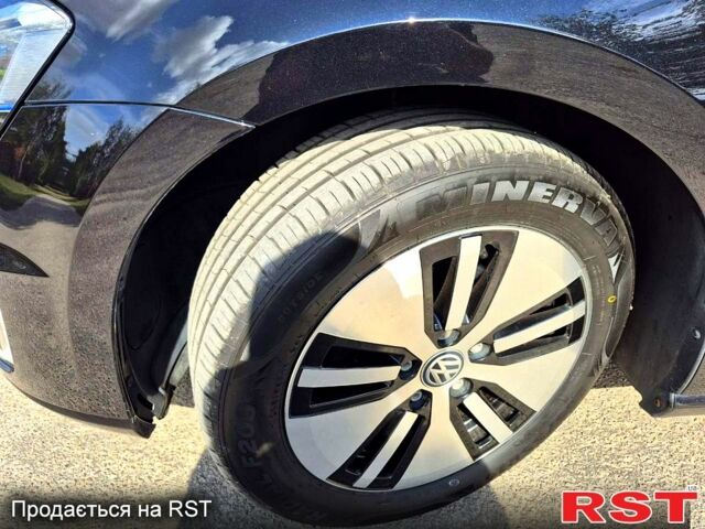 Черный Фольксваген e-Golf, объемом двигателя 85 л и пробегом 124 тыс. км за 10800 $, фото 2 на Automoto.ua