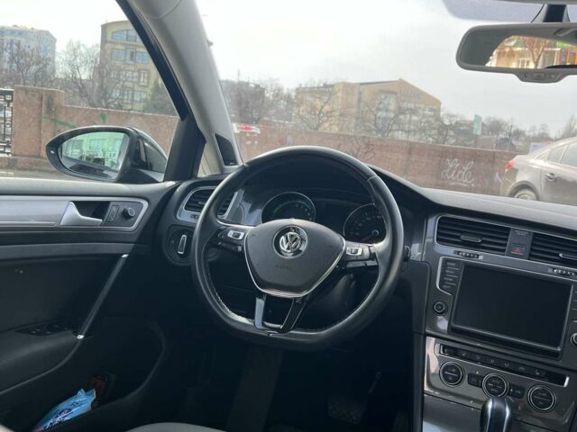 Черный Фольксваген e-Golf, объемом двигателя 0 л и пробегом 137 тыс. км за 10700 $, фото 21 на Automoto.ua