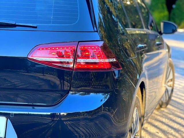 Черный Фольксваген e-Golf, объемом двигателя 0 л и пробегом 185 тыс. км за 10000 $, фото 3 на Automoto.ua