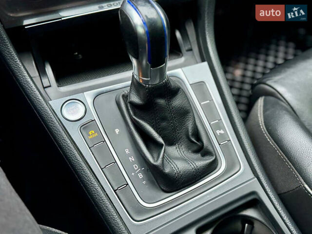 Черный Фольксваген e-Golf, объемом двигателя 0 л и пробегом 130 тыс. км за 8300 $, фото 13 на Automoto.ua