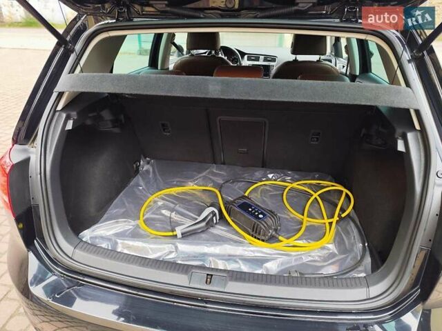 Чорний Фольксваген e-Golf, об'ємом двигуна 0 л та пробігом 192 тис. км за 9900 $, фото 46 на Automoto.ua