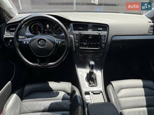 Чорний Фольксваген e-Golf, об'ємом двигуна 0 л та пробігом 98 тис. км за 12499 $, фото 10 на Automoto.ua