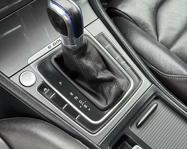 Чорний Фольксваген e-Golf, об'ємом двигуна 0 л та пробігом 130 тис. км за 9200 $, фото 25 на Automoto.ua