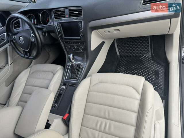 Черный Фольксваген e-Golf, объемом двигателя 0 л и пробегом 136 тыс. км за 9299 $, фото 58 на Automoto.ua