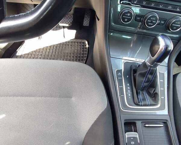 Чорний Фольксваген e-Golf, об'ємом двигуна 0 л та пробігом 177 тис. км за 10000 $, фото 30 на Automoto.ua