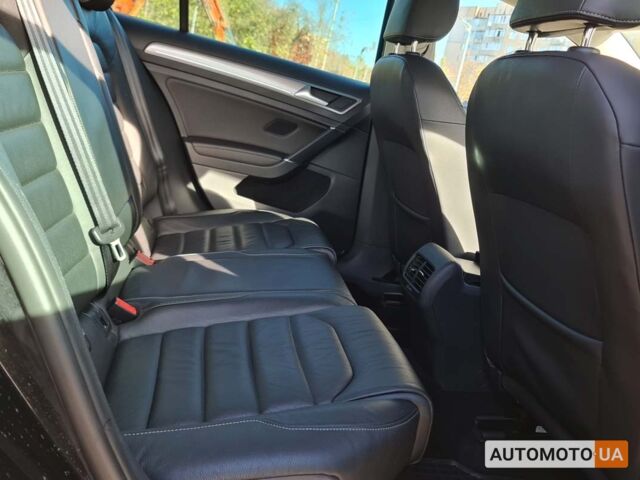 Чорний Фольксваген e-Golf, об'ємом двигуна 24 л та пробігом 113 тис. км за 9999 $, фото 16 на Automoto.ua