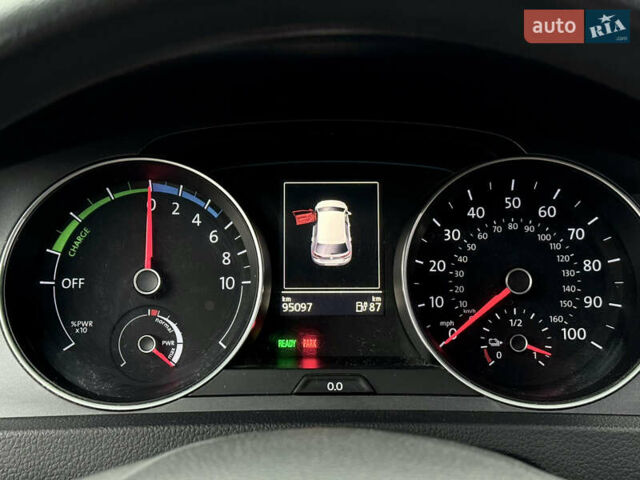 Черный Фольксваген e-Golf, объемом двигателя 0 л и пробегом 95 тыс. км за 8500 $, фото 20 на Automoto.ua