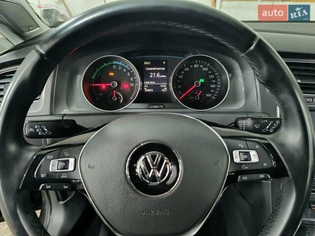 Черный Фольксваген e-Golf, объемом двигателя 0 л и пробегом 159 тыс. км за 8350 $, фото 18 на Automoto.ua