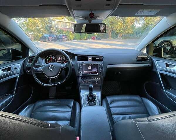 Черный Фольксваген e-Golf, объемом двигателя 0 л и пробегом 185 тыс. км за 10000 $, фото 14 на Automoto.ua