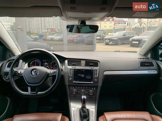 Черный Фольксваген e-Golf, объемом двигателя 0 л и пробегом 180 тыс. км за 11990 $, фото 12 на Automoto.ua