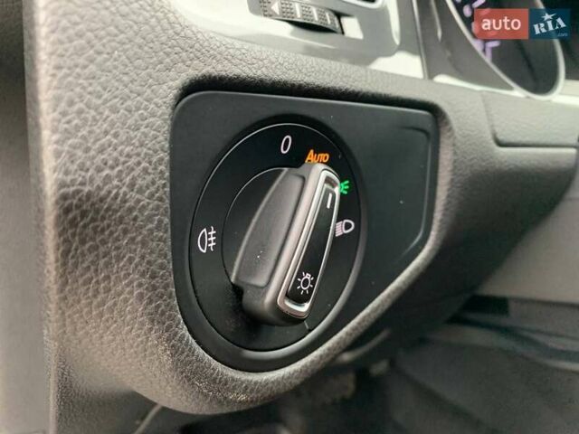 Черный Фольксваген e-Golf, объемом двигателя 0 л и пробегом 180 тыс. км за 11990 $, фото 18 на Automoto.ua