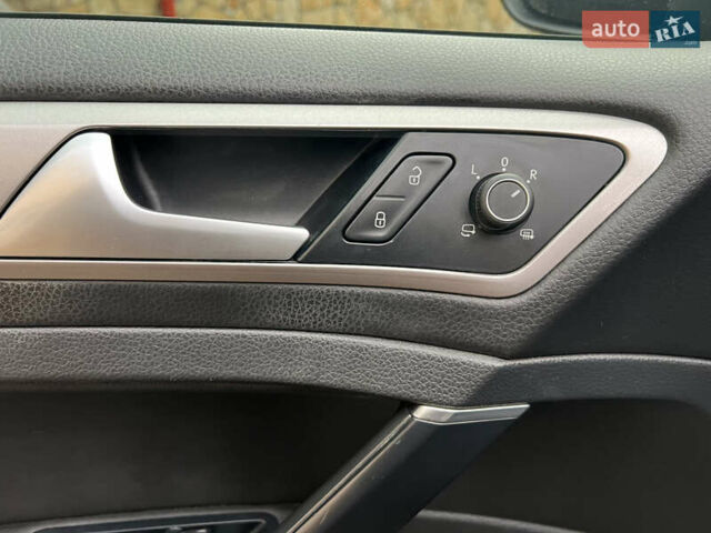 Чорний Фольксваген e-Golf, об'ємом двигуна 0 л та пробігом 130 тис. км за 7850 $, фото 15 на Automoto.ua