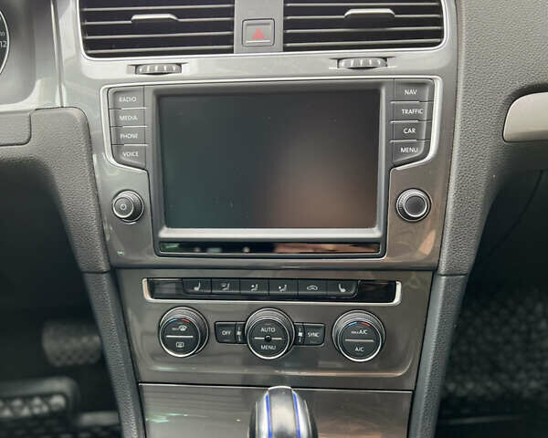 Черный Фольксваген e-Golf, объемом двигателя 0 л и пробегом 85 тыс. км за 9400 $, фото 27 на Automoto.ua