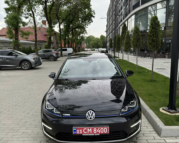 Чорний Фольксваген e-Golf, об'ємом двигуна 0 л та пробігом 59 тис. км за 10950 $, фото 4 на Automoto.ua