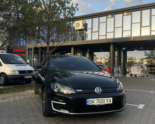 Черный Фольксваген e-Golf, объемом двигателя 0 л и пробегом 138 тыс. км за 9200 $, фото 1 на Automoto.ua
