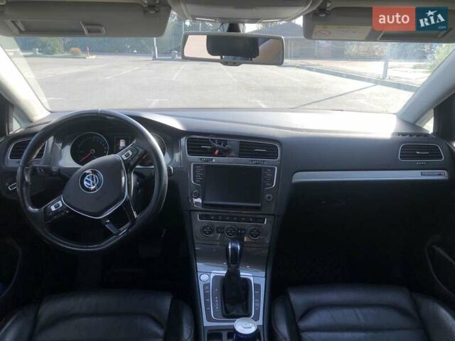 Черный Фольксваген e-Golf, объемом двигателя 0 л и пробегом 108 тыс. км за 10100 $, фото 41 на Automoto.ua