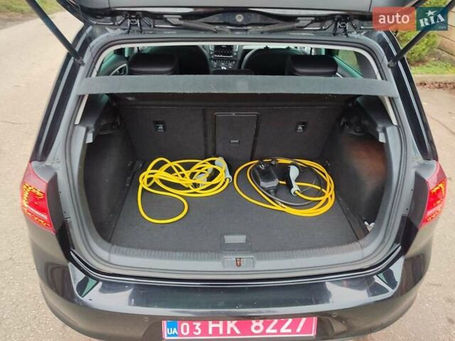 Чорний Фольксваген e-Golf, об'ємом двигуна 0 л та пробігом 190 тис. км за 8950 $, фото 10 на Automoto.ua