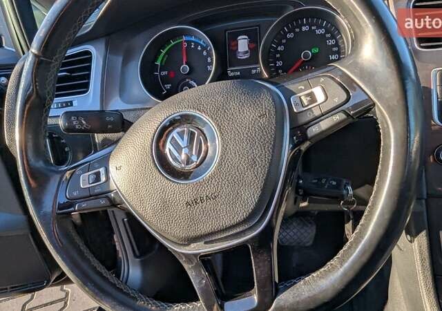 Чорний Фольксваген e-Golf, об'ємом двигуна 0 л та пробігом 120 тис. км за 8600 $, фото 68 на Automoto.ua
