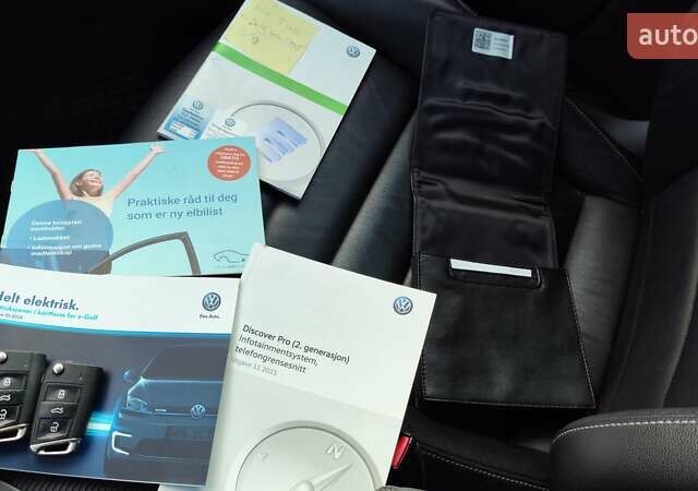 Черный Фольксваген e-Golf, объемом двигателя 0 л и пробегом 131 тыс. км за 9199 $, фото 62 на Automoto.ua