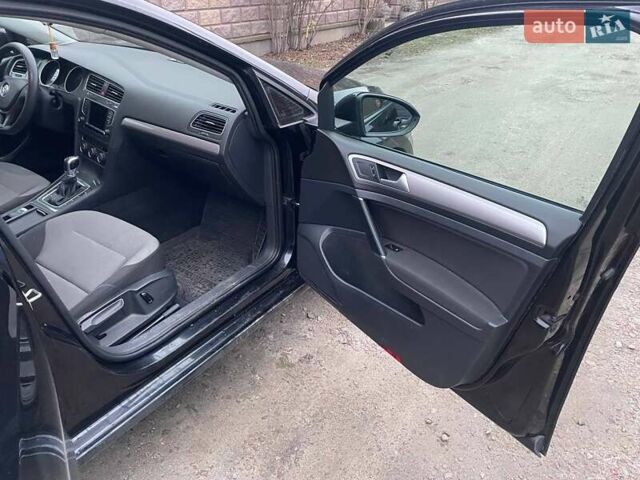 Черный Фольксваген e-Golf, объемом двигателя 0 л и пробегом 133 тыс. км за 8900 $, фото 14 на Automoto.ua