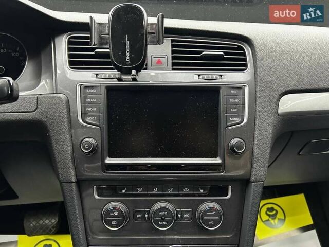 Черный Фольксваген e-Golf, объемом двигателя 0 л и пробегом 90 тыс. км за 11500 $, фото 11 на Automoto.ua