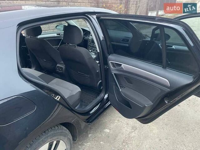 Черный Фольксваген e-Golf, объемом двигателя 0 л и пробегом 133 тыс. км за 8900 $, фото 15 на Automoto.ua