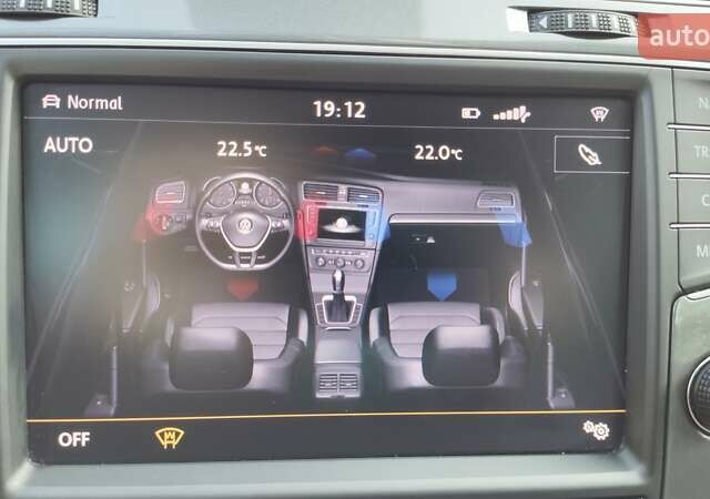 Черный Фольксваген e-Golf, объемом двигателя 0 л и пробегом 131 тыс. км за 9199 $, фото 54 на Automoto.ua